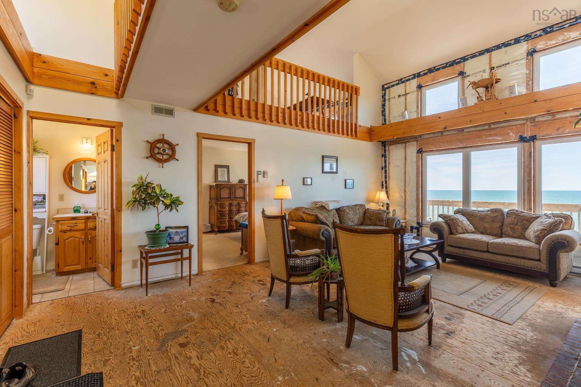 194 Thomas Road, Cape Forchu, NS - Indoor Photo Showing Living Room