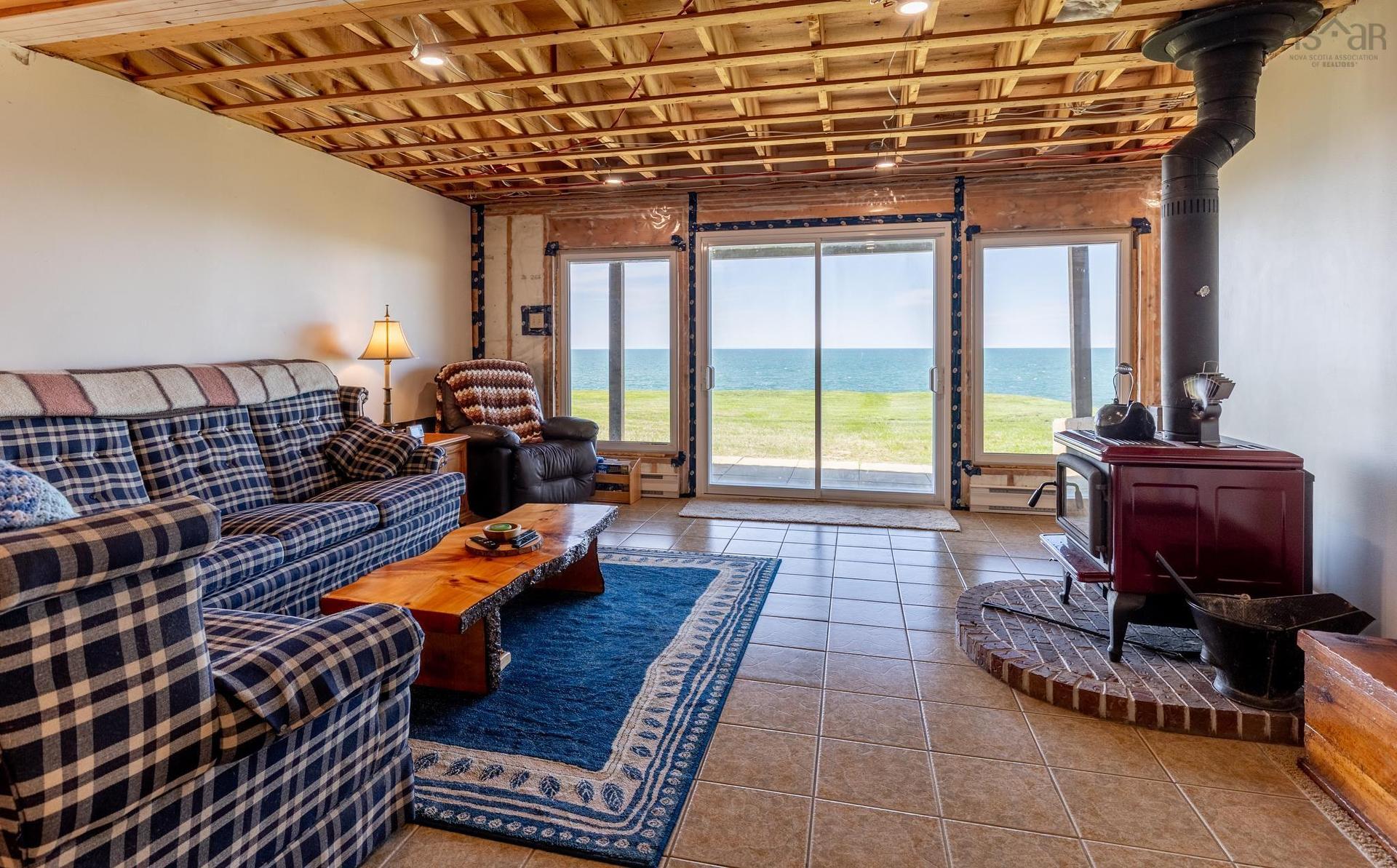 194 Thomas Road, Cape Forchu, NS - Indoor
