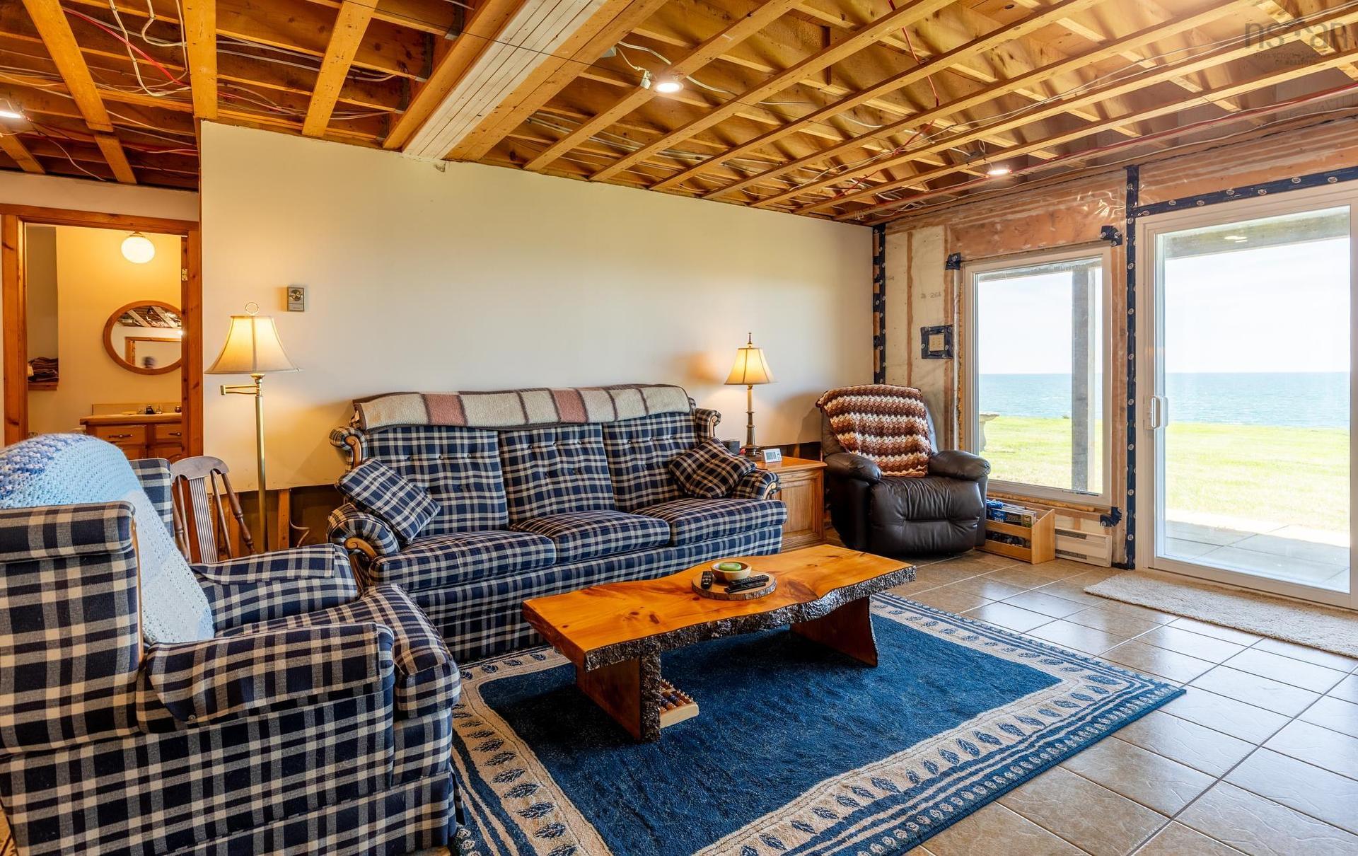 194 Thomas Road, Cape Forchu, NS - Indoor Photo Showing Other Room
