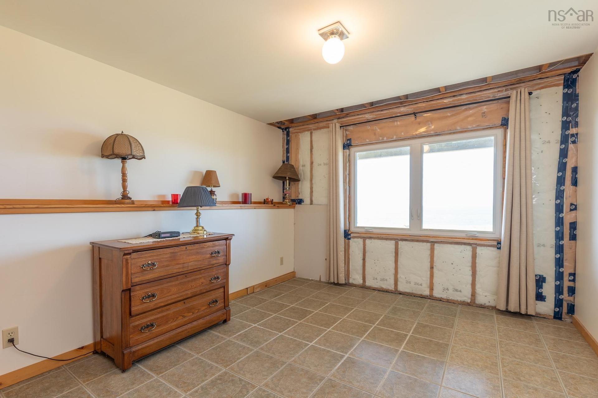 194 Thomas Road, Cape Forchu, NS - Indoor Photo Showing Other Room