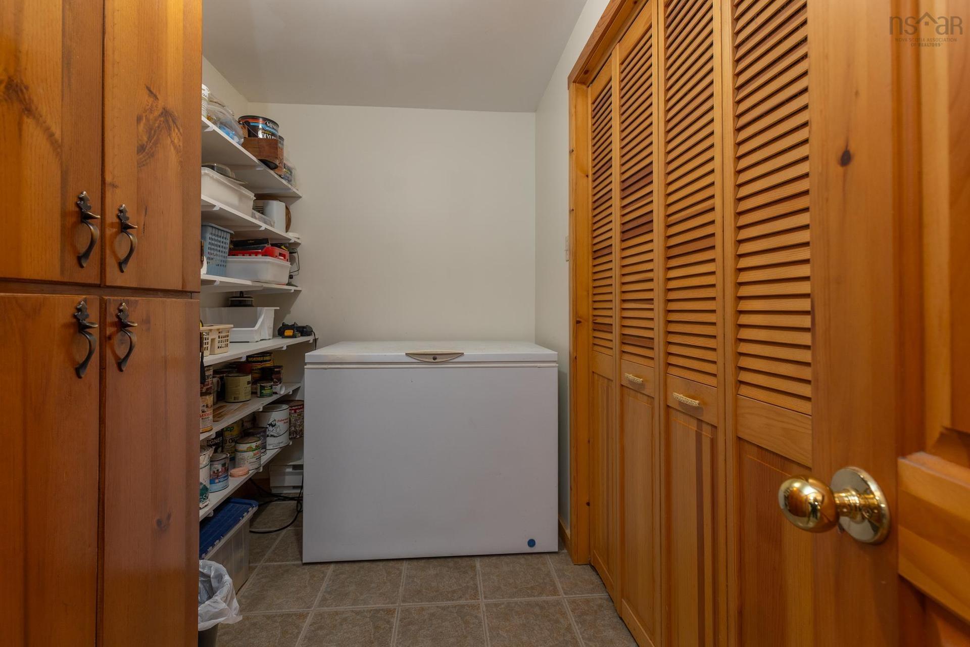 194 Thomas Road, Cape Forchu, NS - Indoor Photo Showing Laundry Room