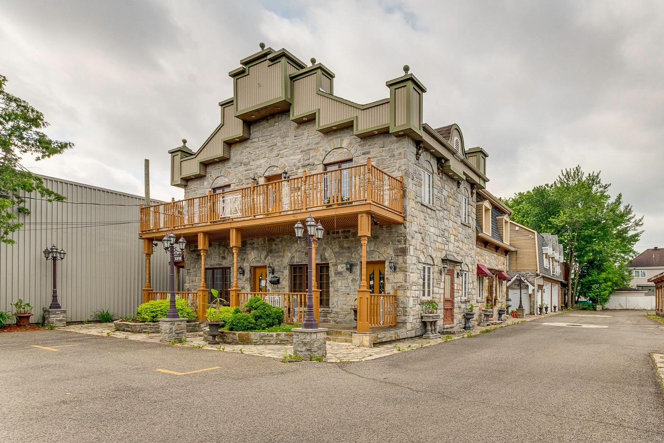 Façade - 5310 Boul. Des Laurentides, Laval (Auteuil), QC - Outdoor