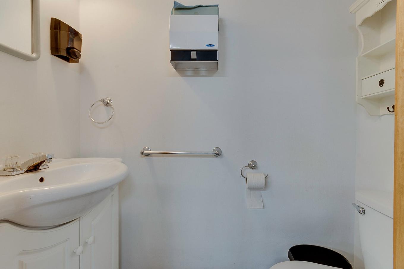 Salle d'eau - 5310 Boul. Des Laurentides, Laval (Auteuil), QC - Indoor Photo Showing Bathroom