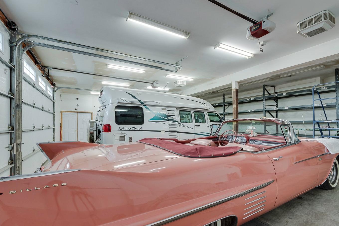 Garage - 5310 Boul. Des Laurentides, Laval (Auteuil), QC - Indoor Photo Showing Garage