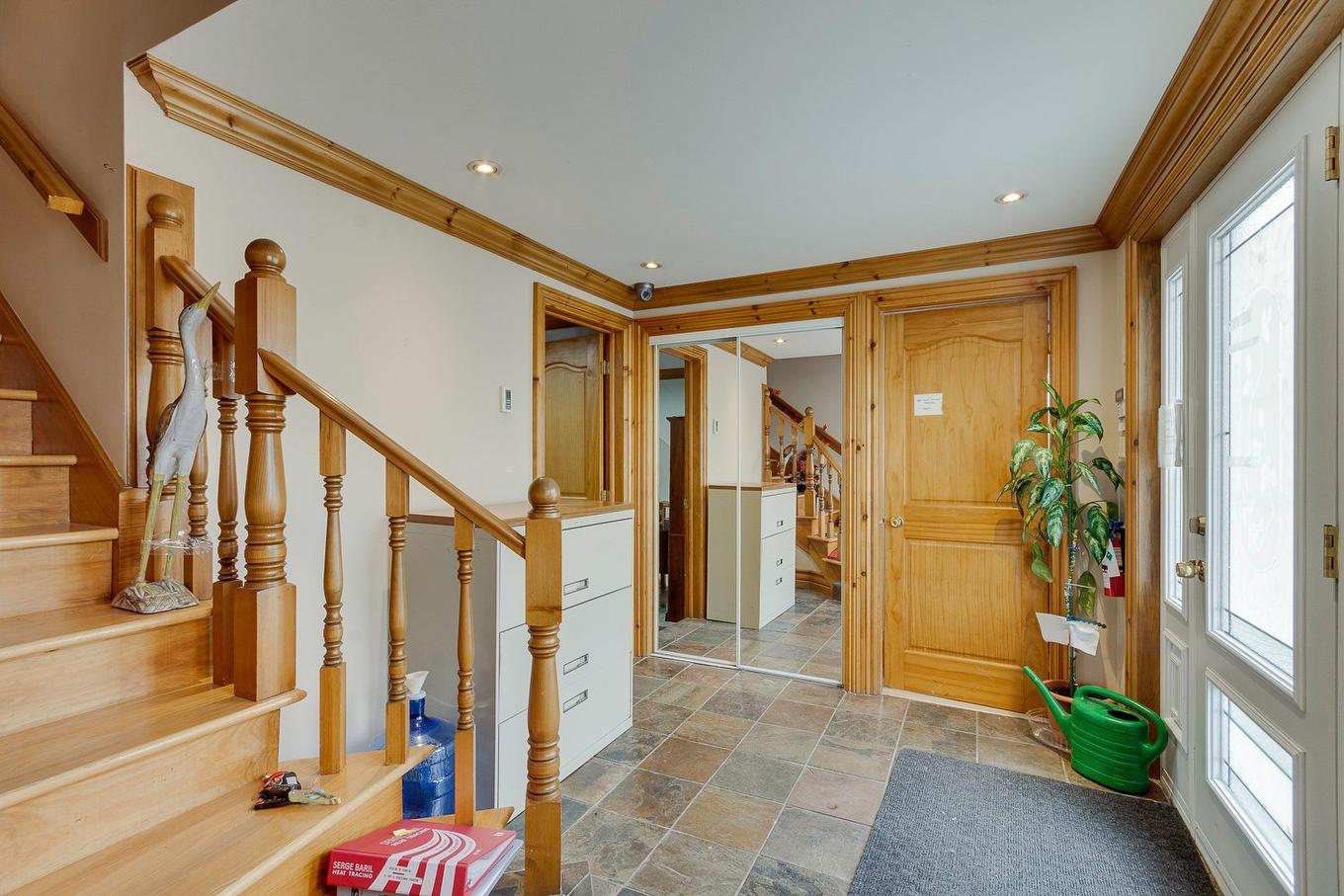 Hall d'entrée/Vestibule - 5310 Boul. Des Laurentides, Laval (Auteuil), QC - Indoor Photo Showing Other Room