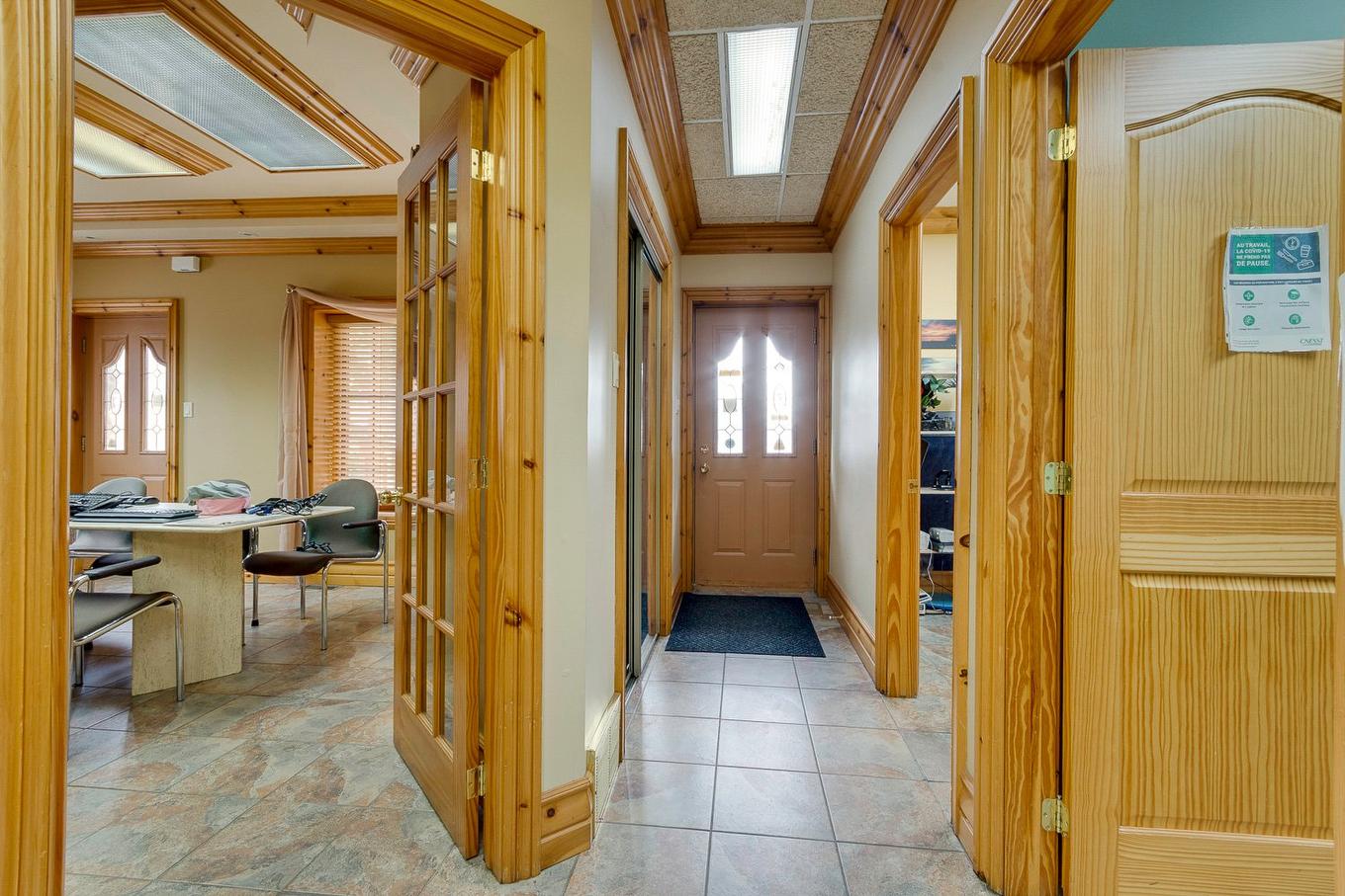 Bureau - 5310 Boul. Des Laurentides, Laval (Auteuil), QC - Indoor Photo Showing Other Room