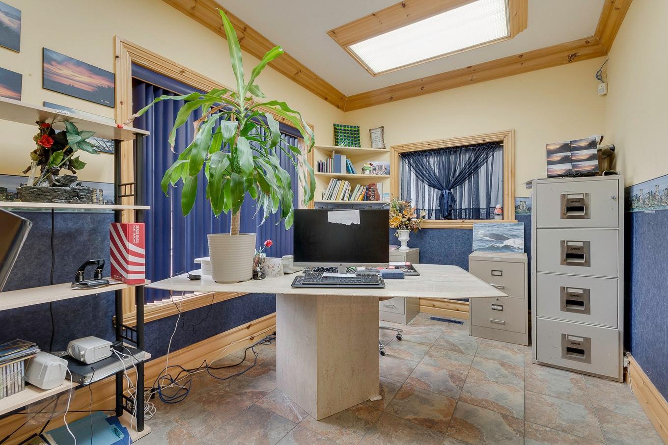 Bureau - 5310 Boul. Des Laurentides, Laval (Auteuil), QC - Indoor Photo Showing Office