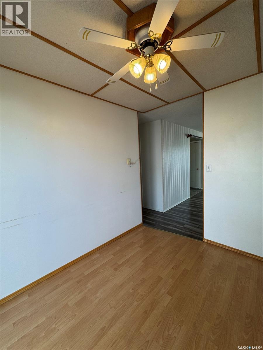 715 6Th Avenue, Hudson Bay, SK - Indoor Photo Showing Other Room