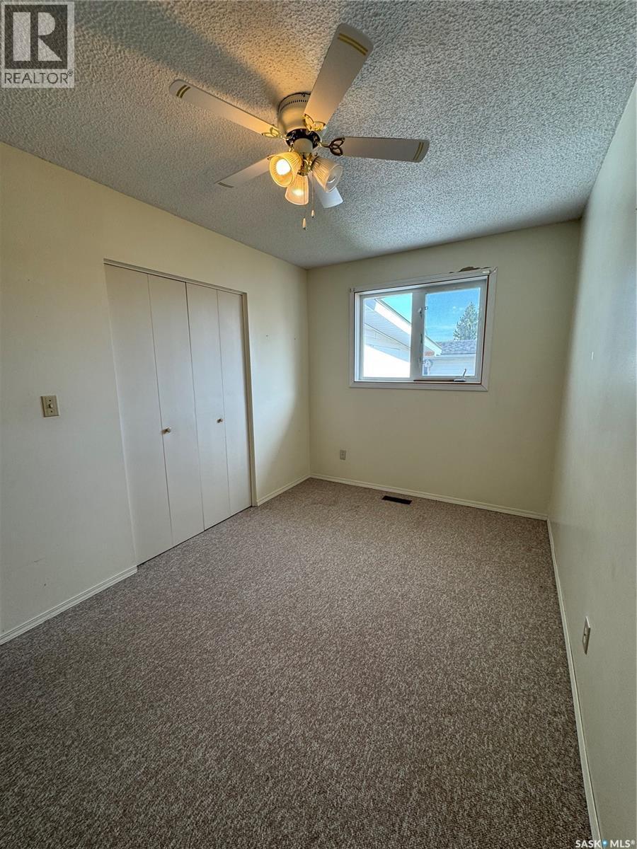 715 6Th Avenue, Hudson Bay, SK - Indoor Photo Showing Other Room