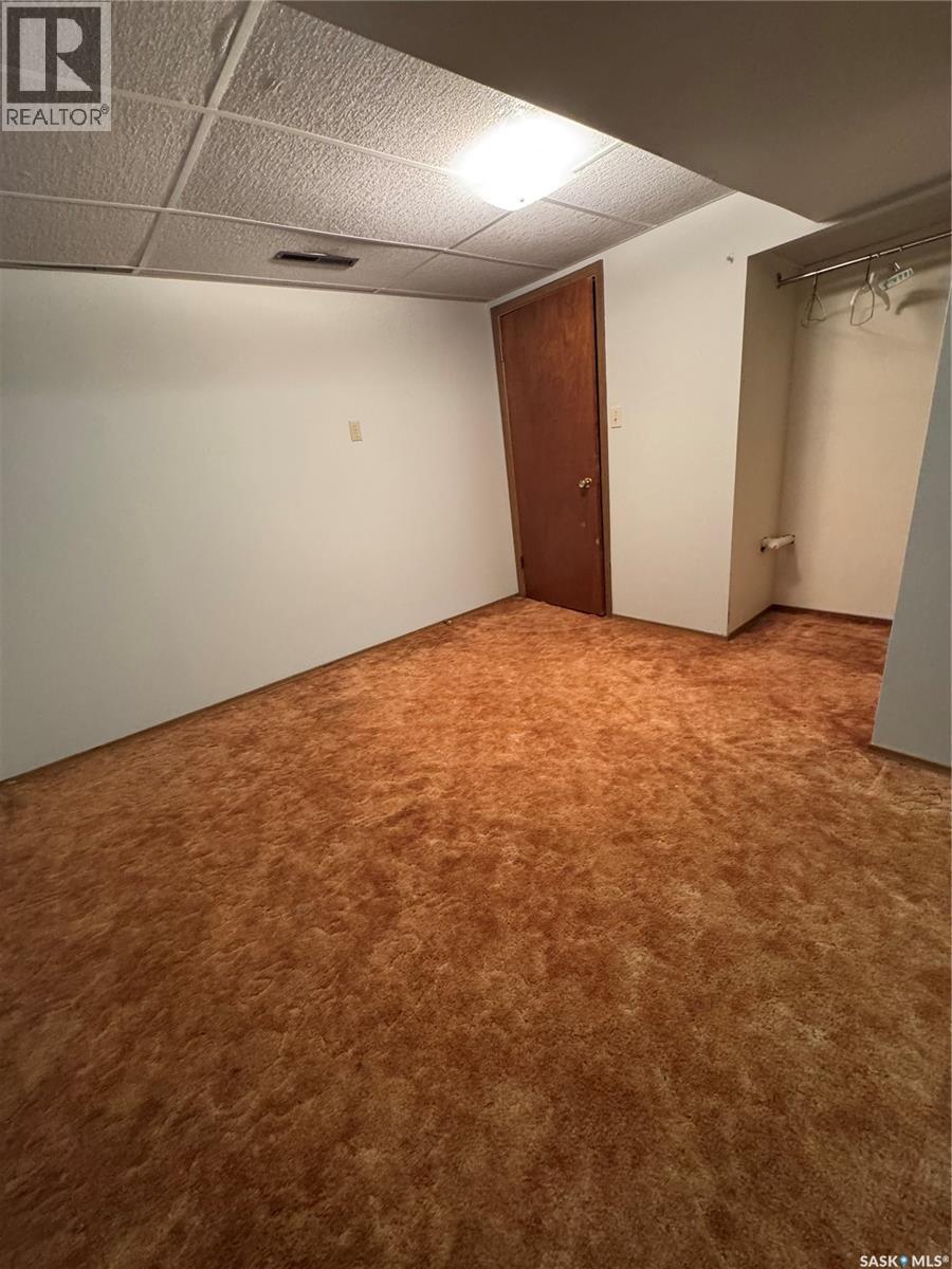 715 6Th Avenue, Hudson Bay, SK - Indoor Photo Showing Basement