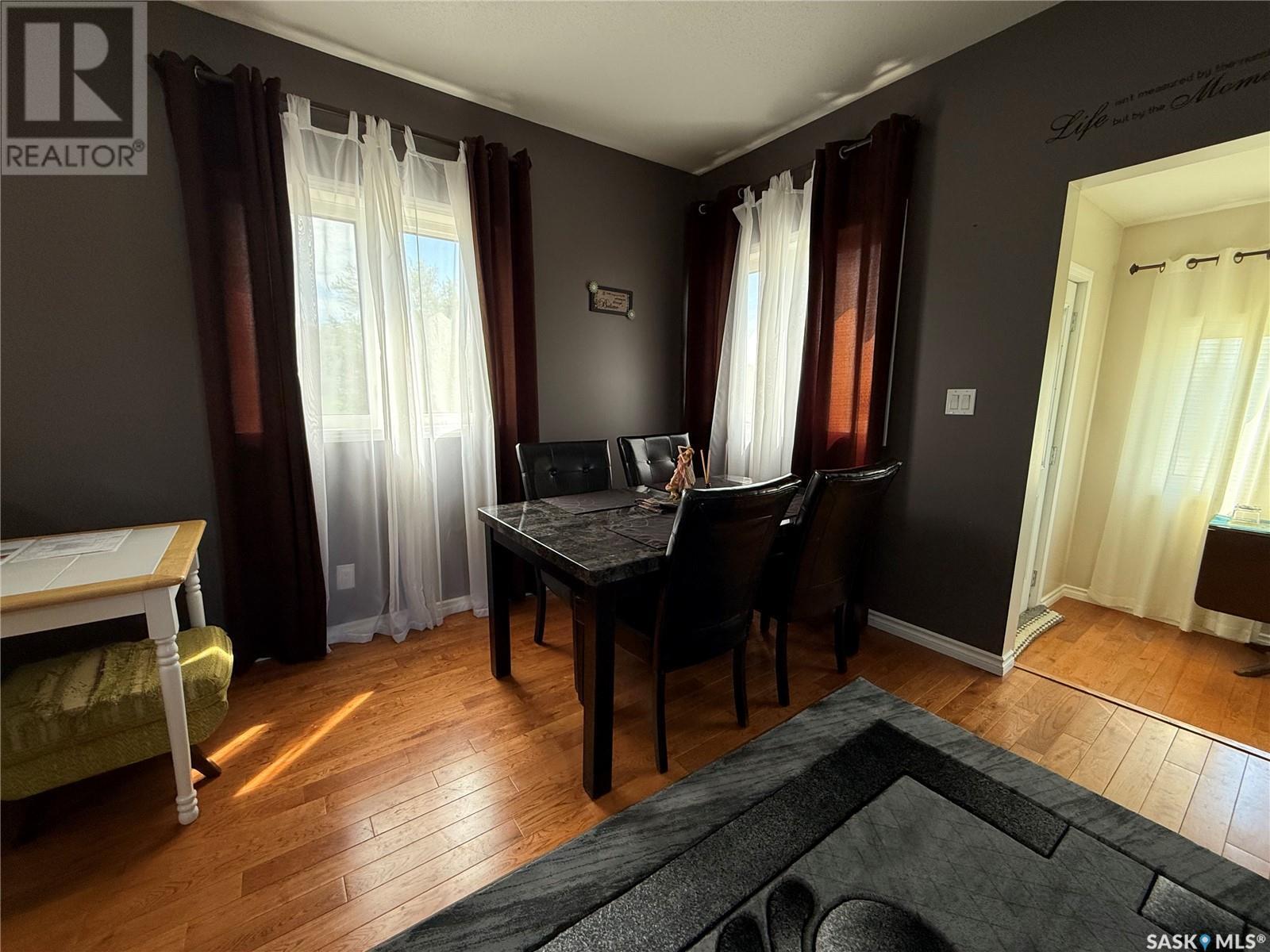 2009 Connaught Street, Regina, SK - Indoor