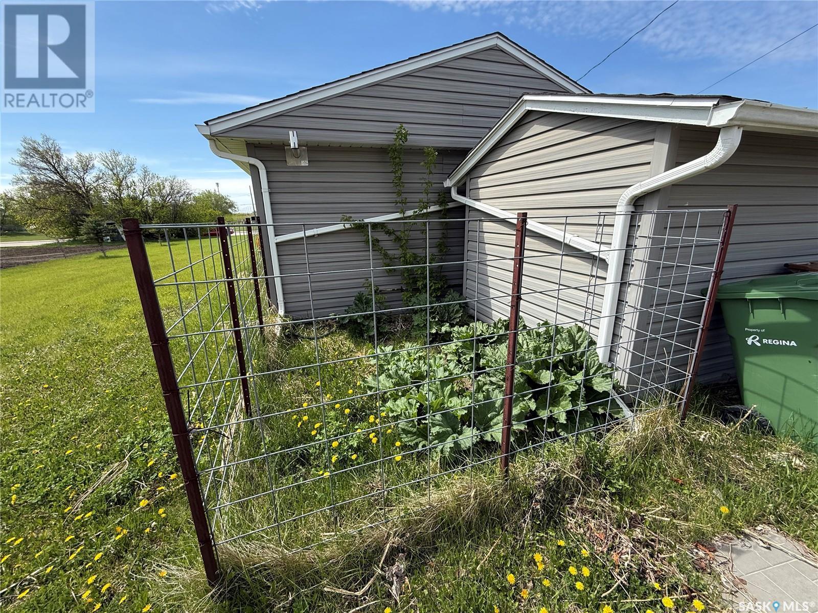 2009 Connaught Street, Regina, SK - Outdoor