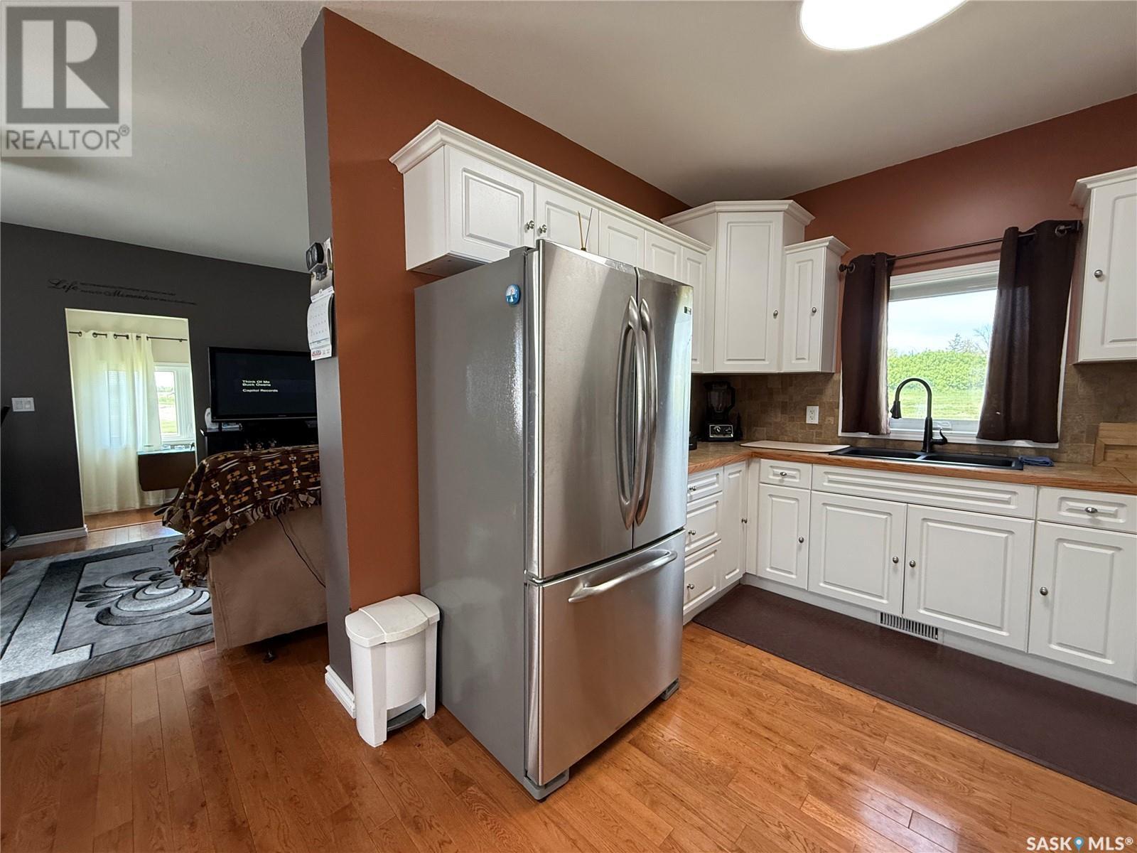 2009 Connaught Street, Regina, SK - Indoor Photo Showing Kitchen