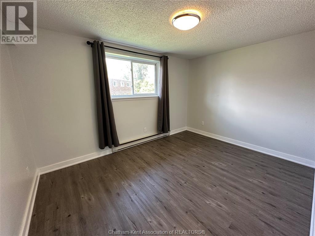 9 Sarah Crescent Unit# 204, Chatham, ON - Indoor Photo Showing Other Room