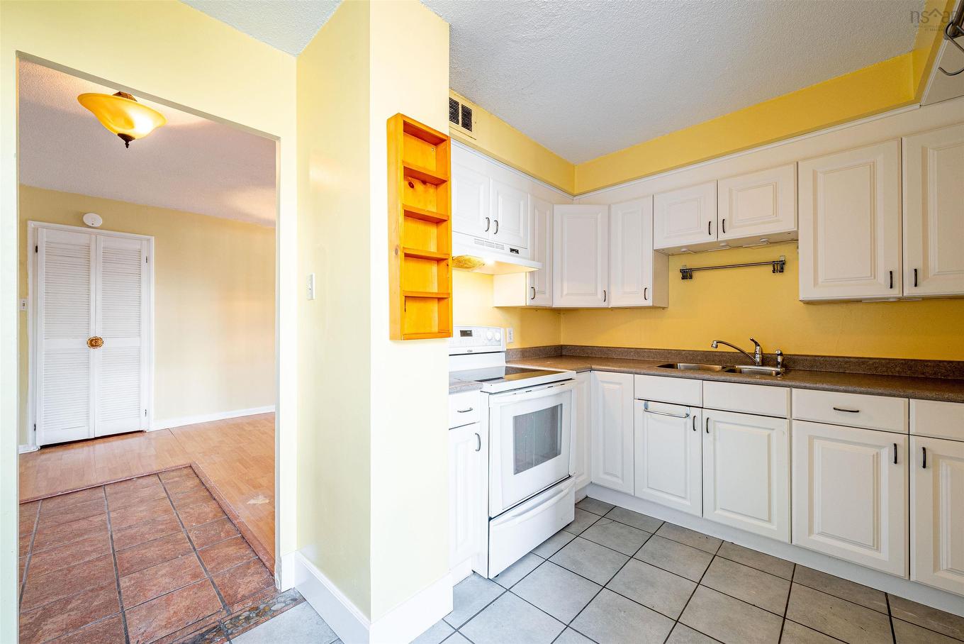 210 5959 Spring Garden Road, Halifax, NS