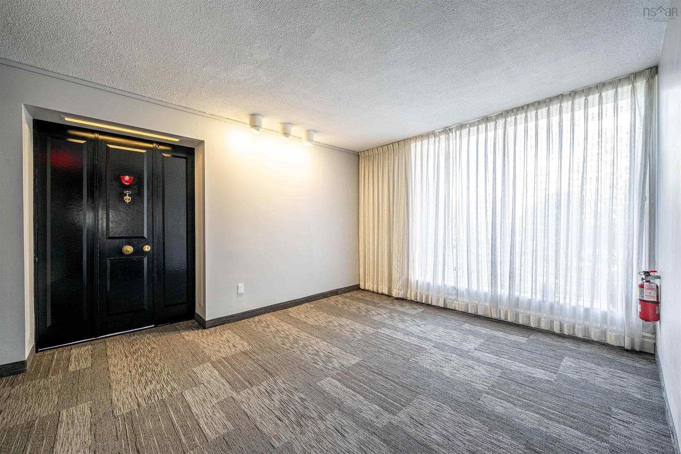 210 5959 Spring Garden Road, Halifax, NS