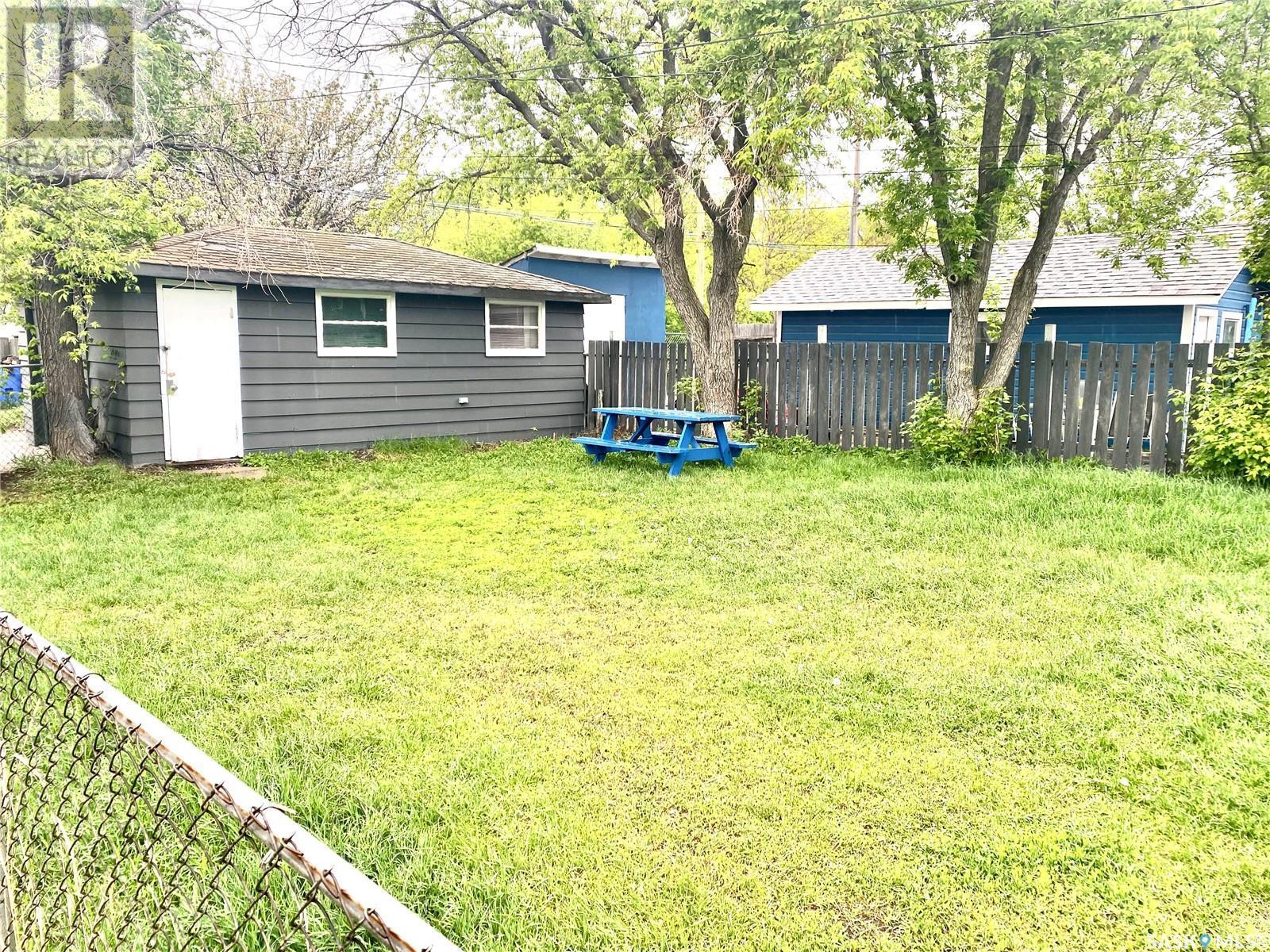 1376 Montague Street, Regina, SK - Outdoor
