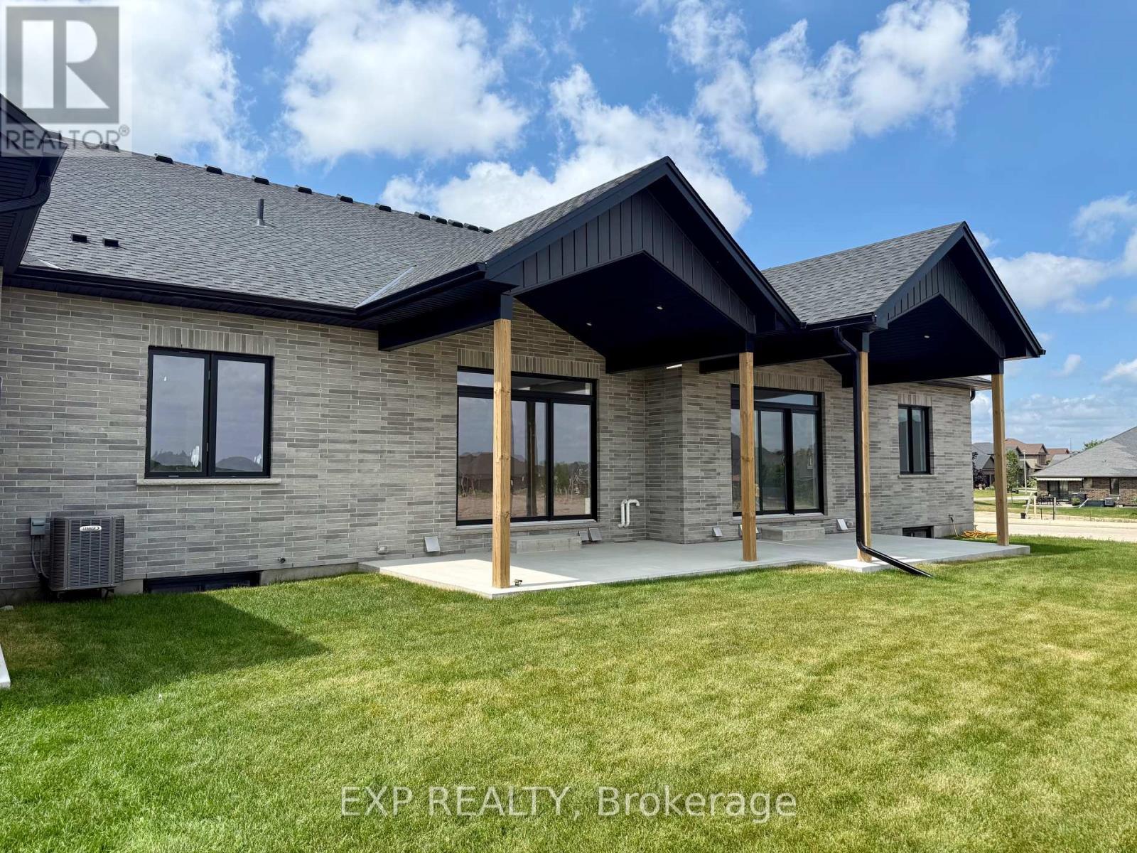 93 Bedell Drive, Mapleton, ON - Outdoor