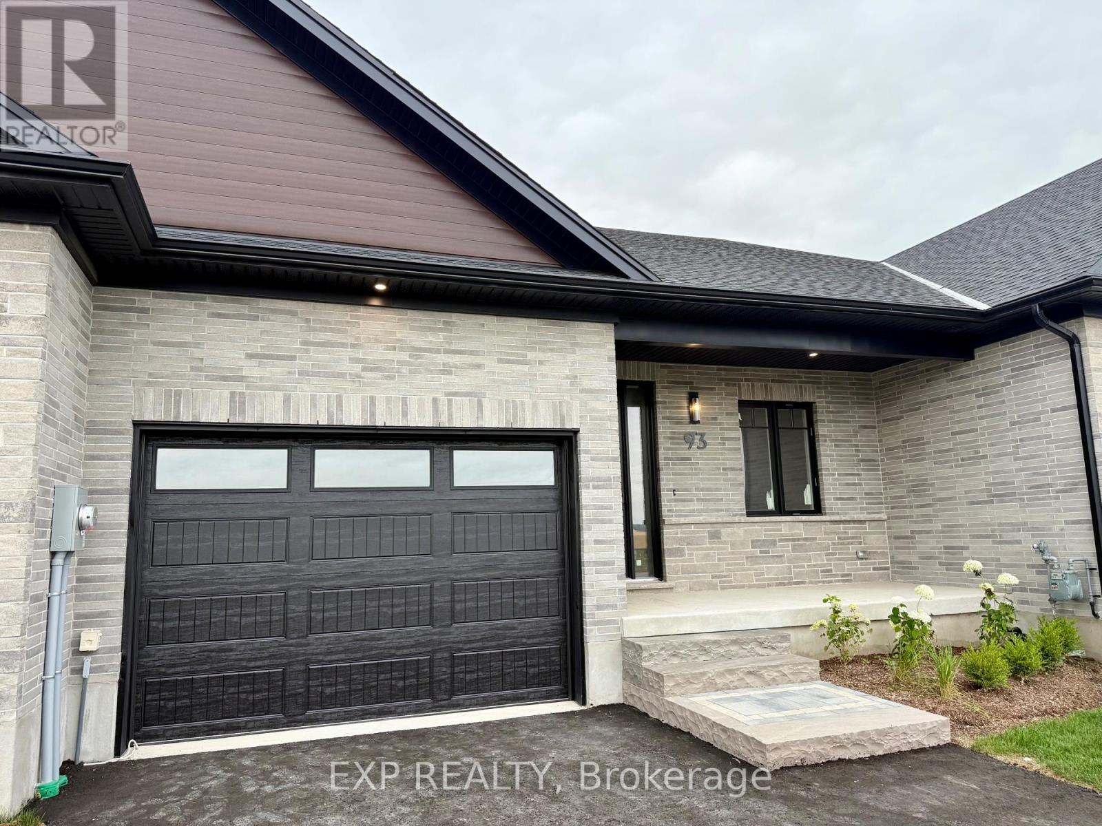 93 Bedell Drive, Mapleton, ON - Outdoor