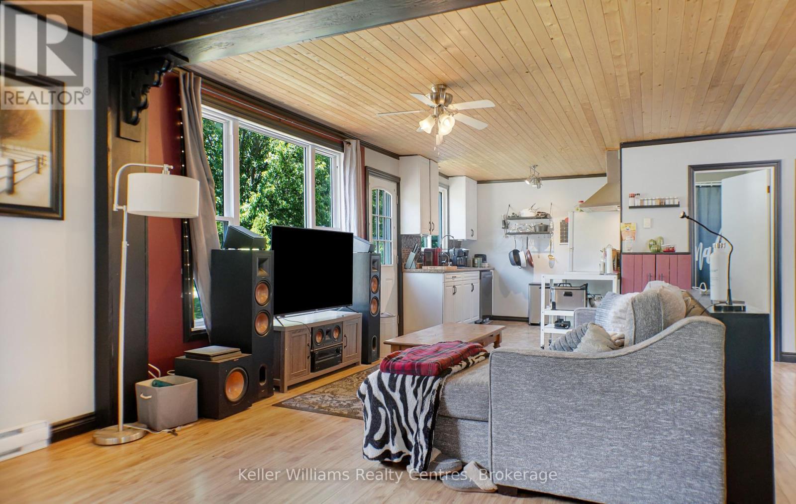 3000 Bruce 1 Road, Brockton, ON - Indoor