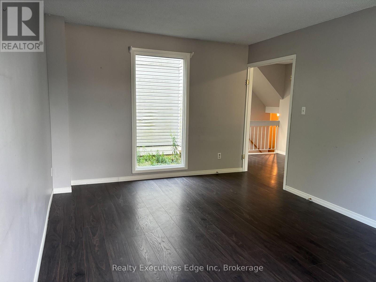 322 Scottsdale Drive, Guelph (Dovercliffe Park/Old University), ON - Indoor Photo Showing Other Room