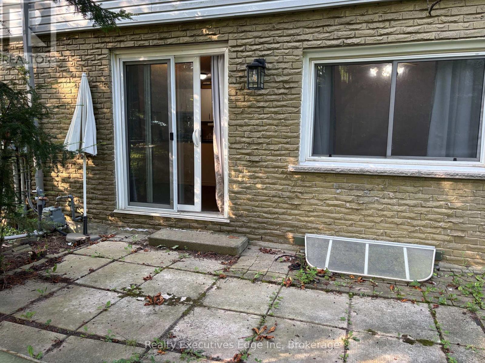 322 Scottsdale Drive, Guelph (Dovercliffe Park/Old University), ON - Outdoor