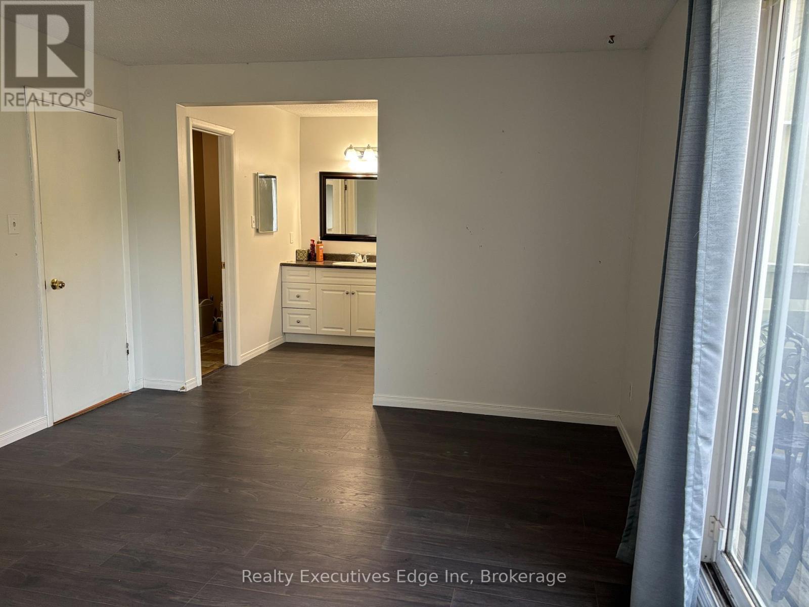 322 Scottsdale Drive, Guelph (Dovercliffe Park/Old University), ON - Indoor Photo Showing Other Room