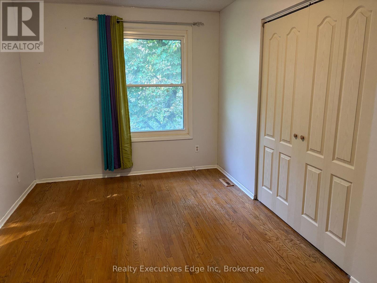322 Scottsdale Drive, Guelph (Dovercliffe Park/Old University), ON - Indoor Photo Showing Other Room