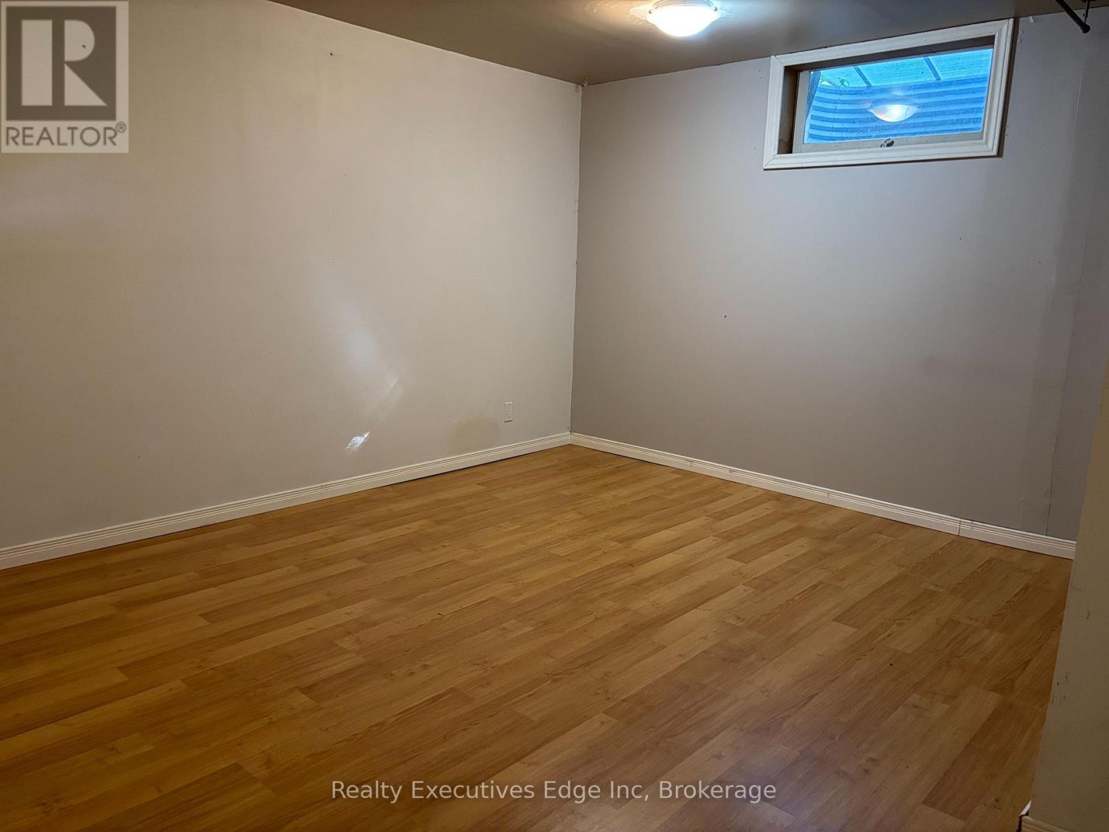 322 Scottsdale Drive, Guelph (Dovercliffe Park/Old University), ON - Indoor Photo Showing Other Room