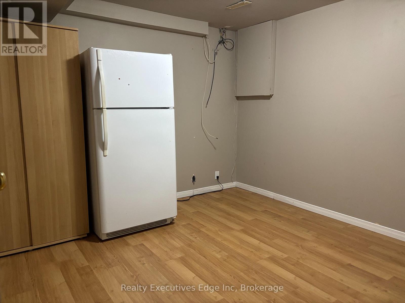 322 Scottsdale Drive, Guelph (Dovercliffe Park/Old University), ON - Indoor Photo Showing Other Room