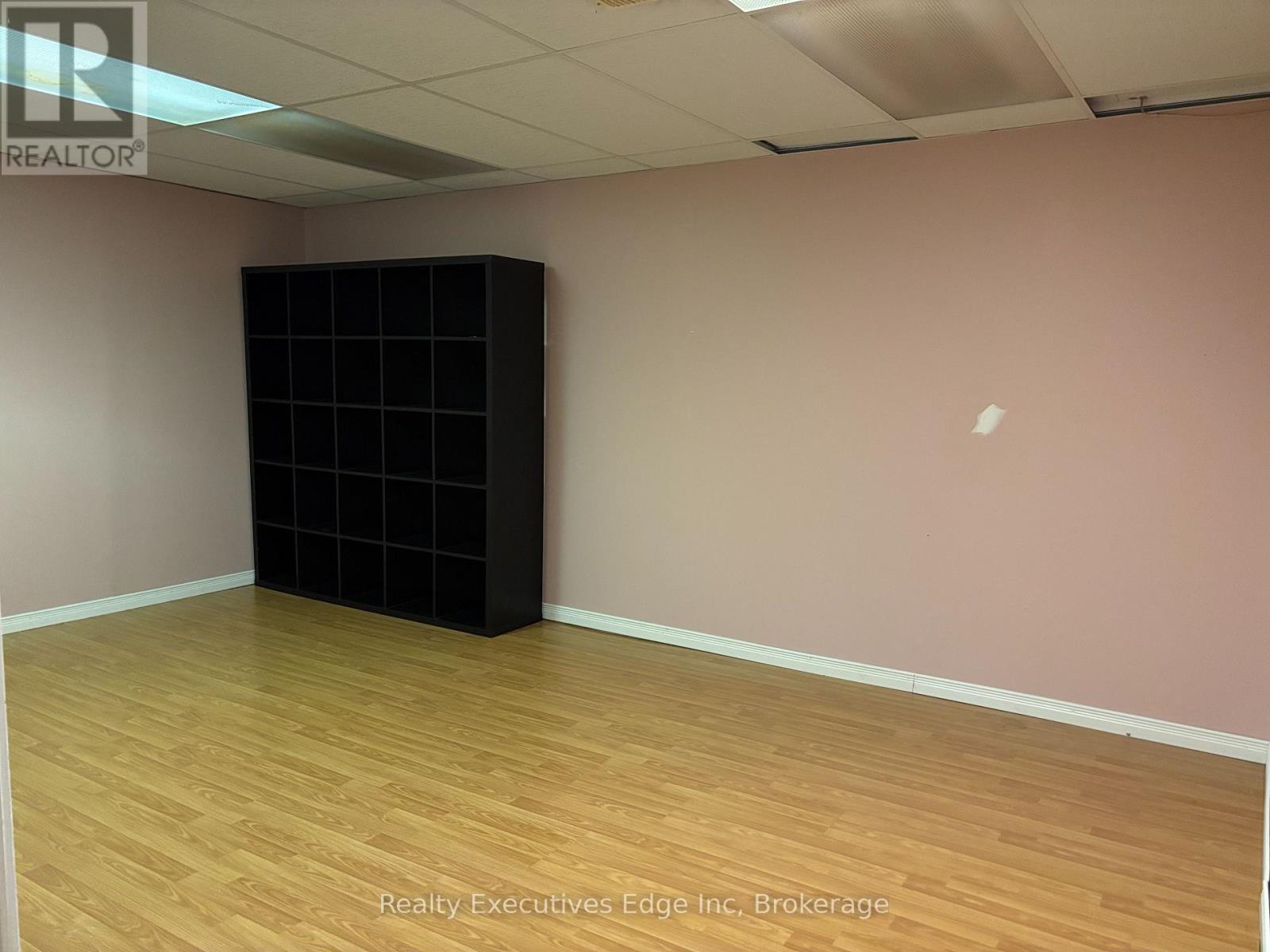 322 Scottsdale Drive, Guelph (Dovercliffe Park/Old University), ON - Indoor Photo Showing Other Room