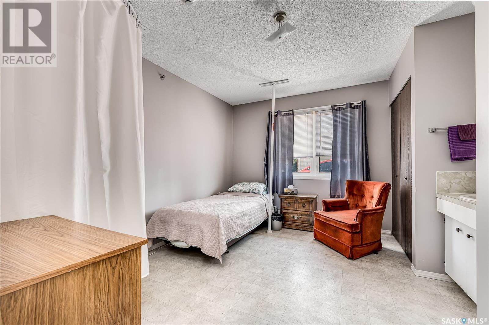 1236 3Rd Avenue Nw, Moose Jaw, SK