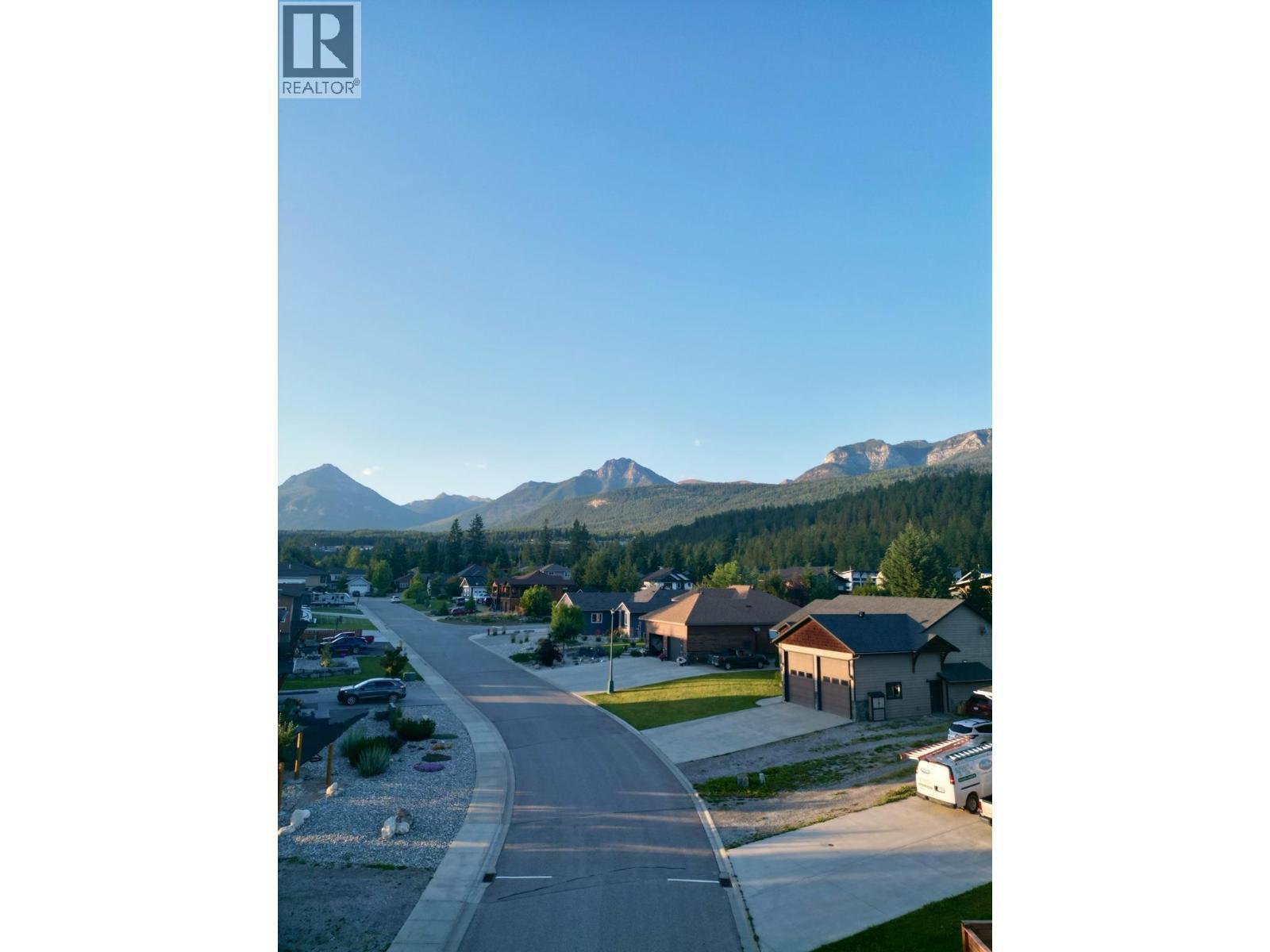 1448 Hemlock Street, Golden, BC - Outdoor With View