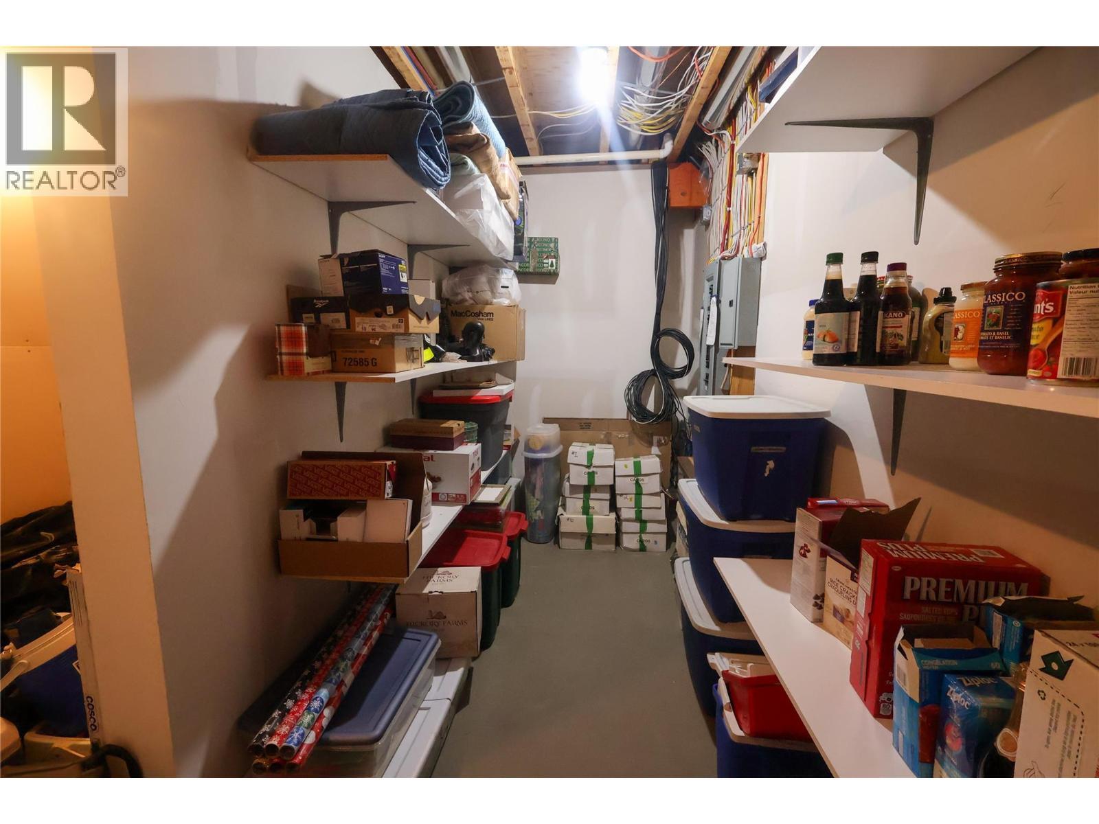 1448 Hemlock Street, Golden, BC - Indoor