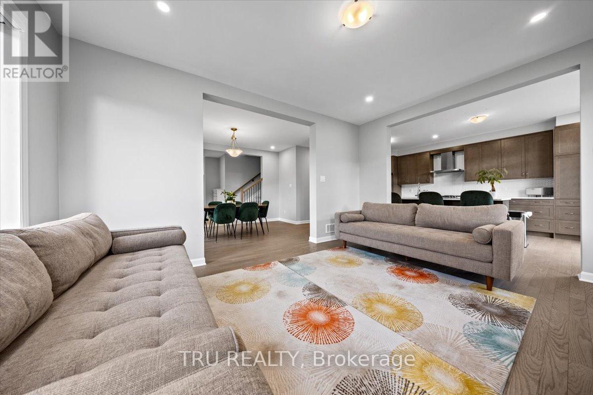 618 Galarneau Way, Ottawa, ON - Indoor Photo Showing Living Room