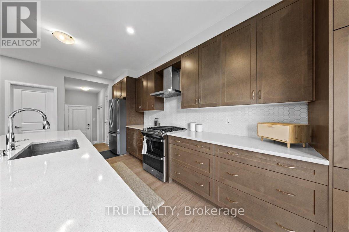 618 Galarneau Way, Ottawa, ON - Indoor Photo Showing Kitchen