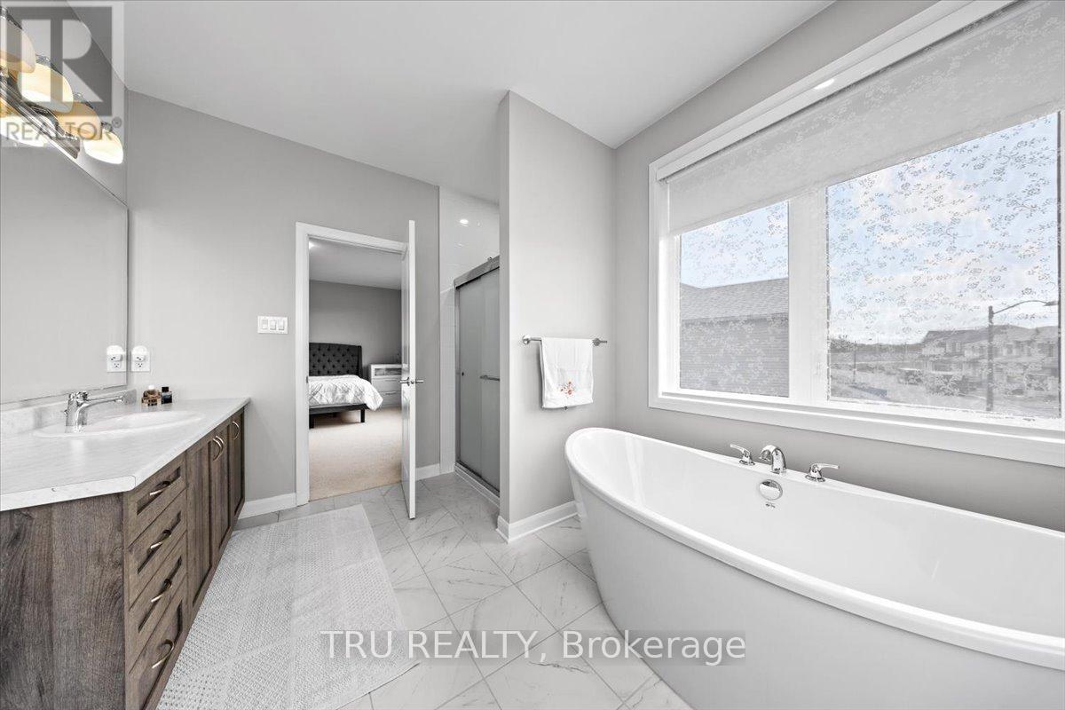 618 Galarneau Way, Ottawa, ON - Indoor Photo Showing Bathroom