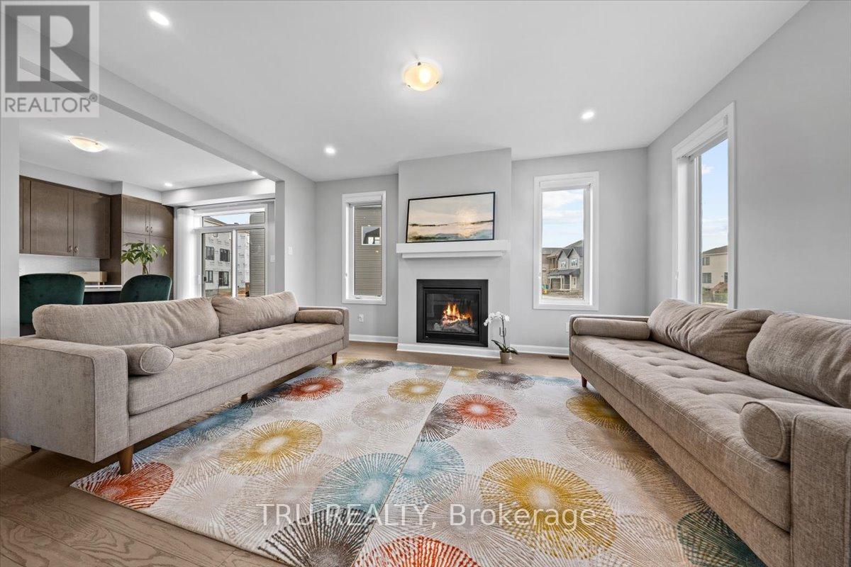 618 Galarneau Way, Ottawa, ON - Indoor Photo Showing Living Room With Fireplace