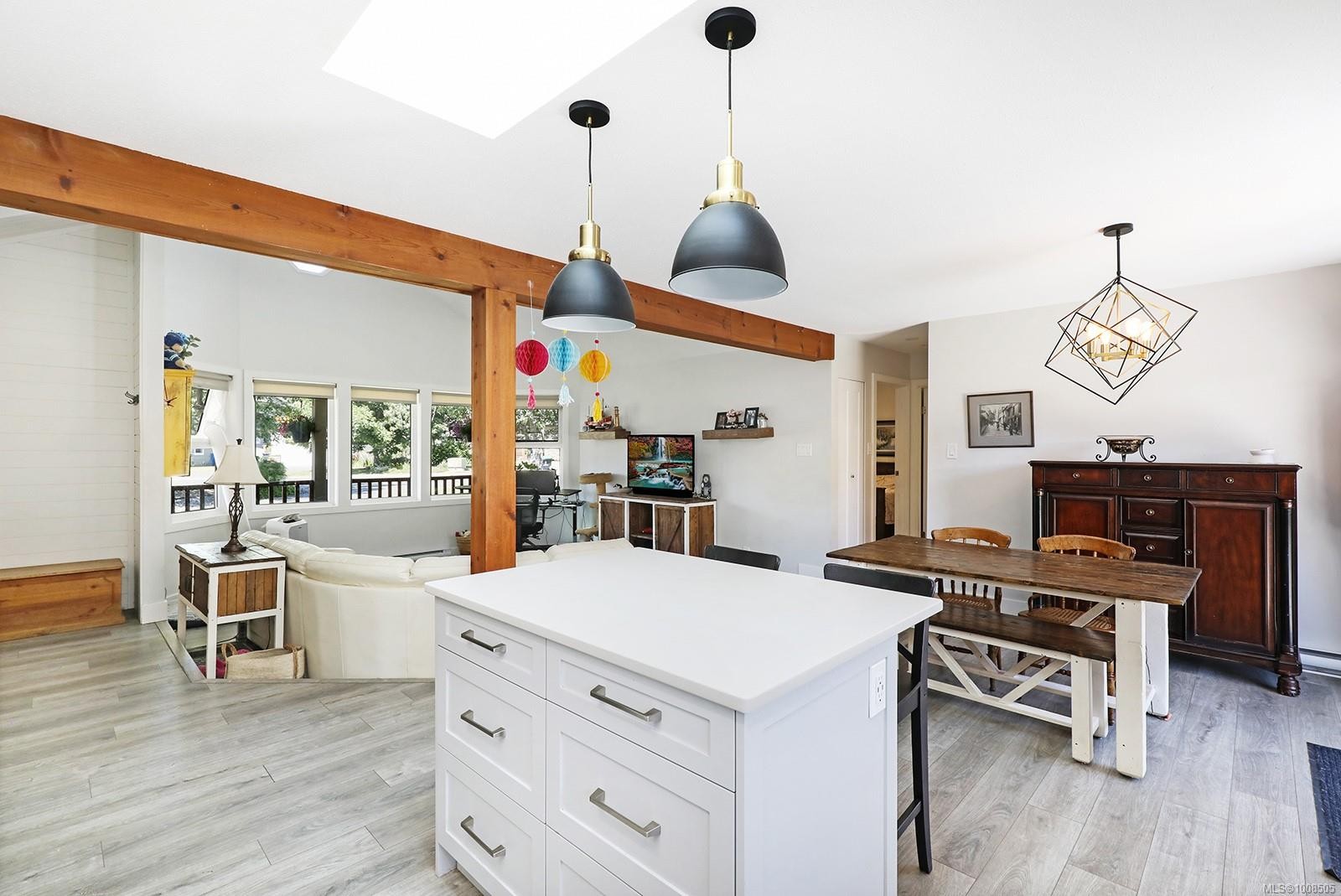 2695 Carstairs Dr, Courtenay, BC