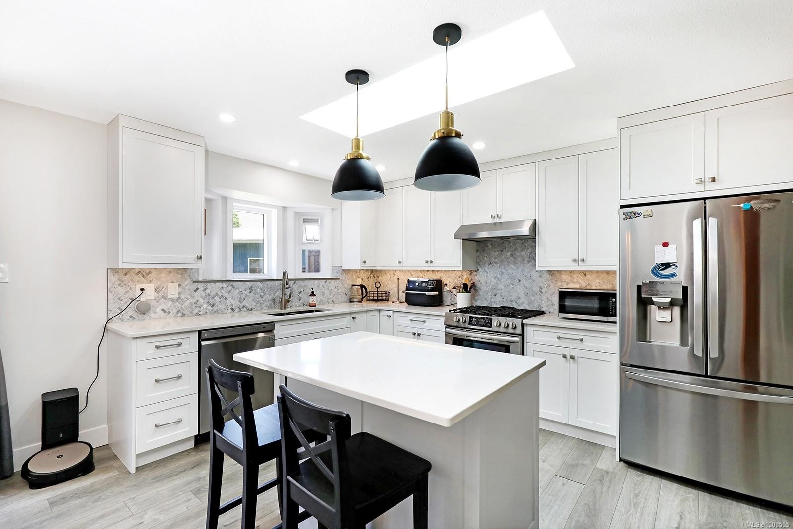 2695 Carstairs Dr, Courtenay, BC