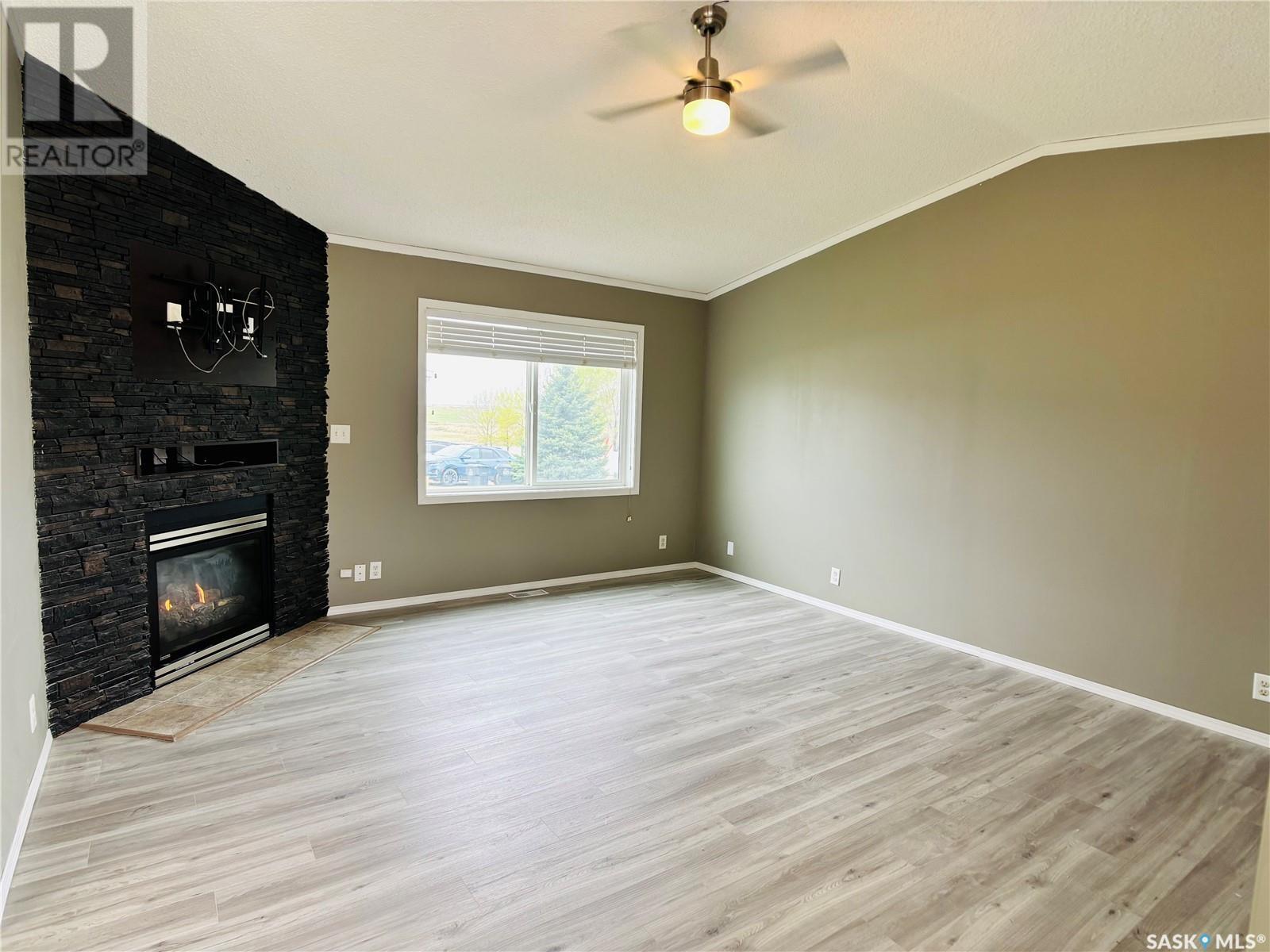 18 2004 Alice Road, Estevan, SK