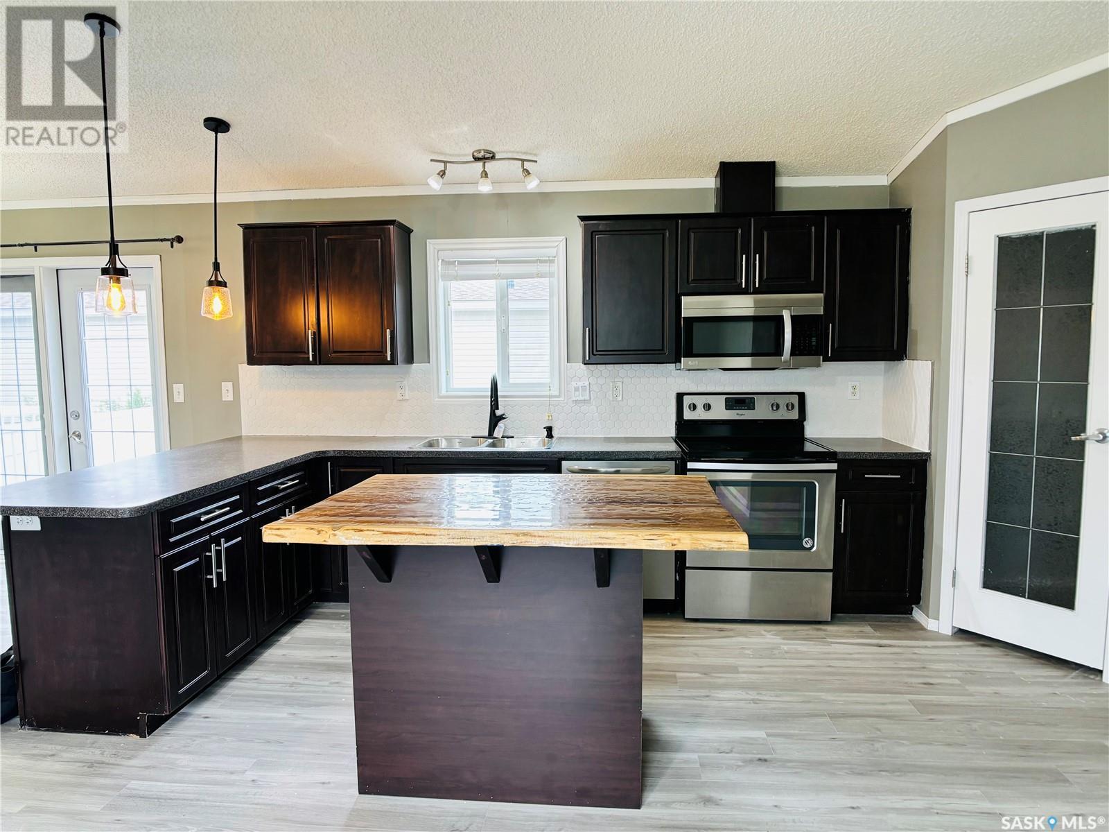 18 2004 Alice Road, Estevan, SK