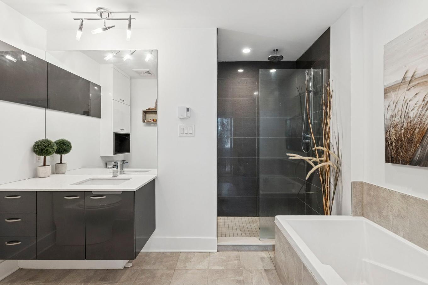 Salle de bains attenante à la CCP - 611-50 Rue Des Seigneurs, Montréal (Le Sud-Ouest), QC - Indoor Photo Showing Bathroom