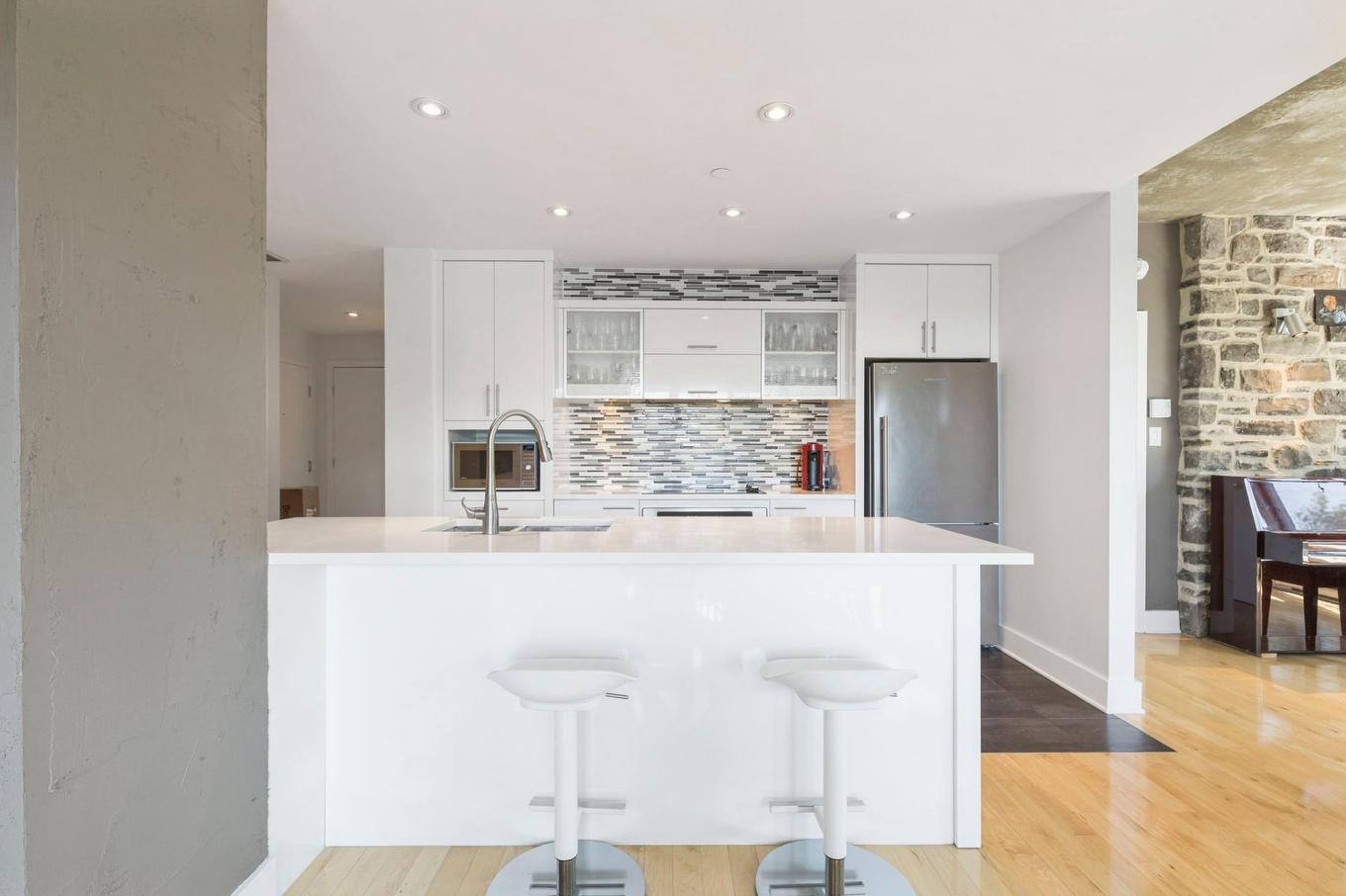 Cuisine - 611-50 Rue Des Seigneurs, Montréal (Le Sud-Ouest), QC - Indoor Photo Showing Kitchen With Upgraded Kitchen