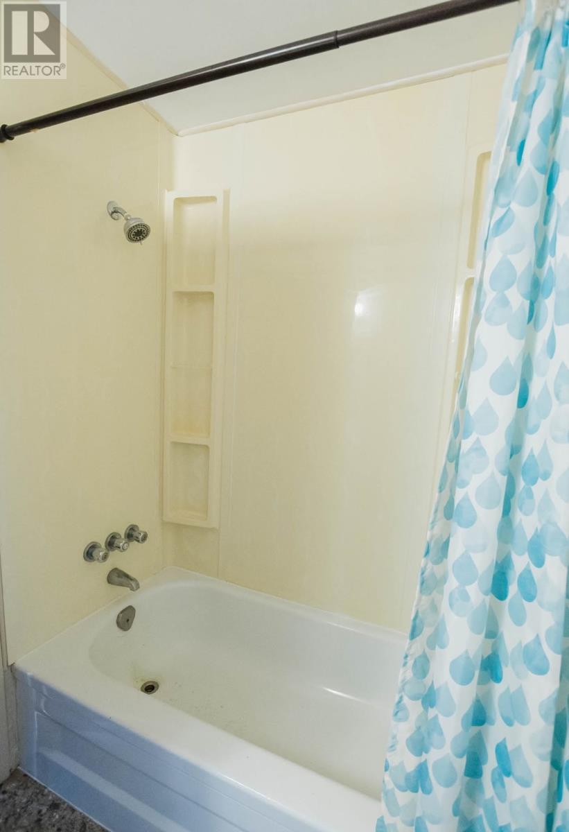 1001 Bartlett Drive, Labrador City, NL - Indoor Photo Showing Bathroom