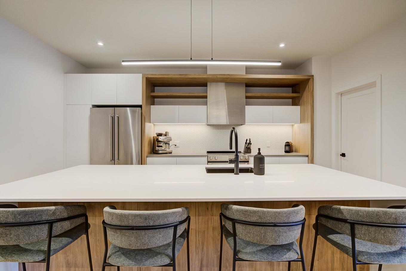 Cuisine - 104-2020 Allée Du Val-De-Bagnes, Mont-Tremblant, QC - Indoor Photo Showing Kitchen With Upgraded Kitchen