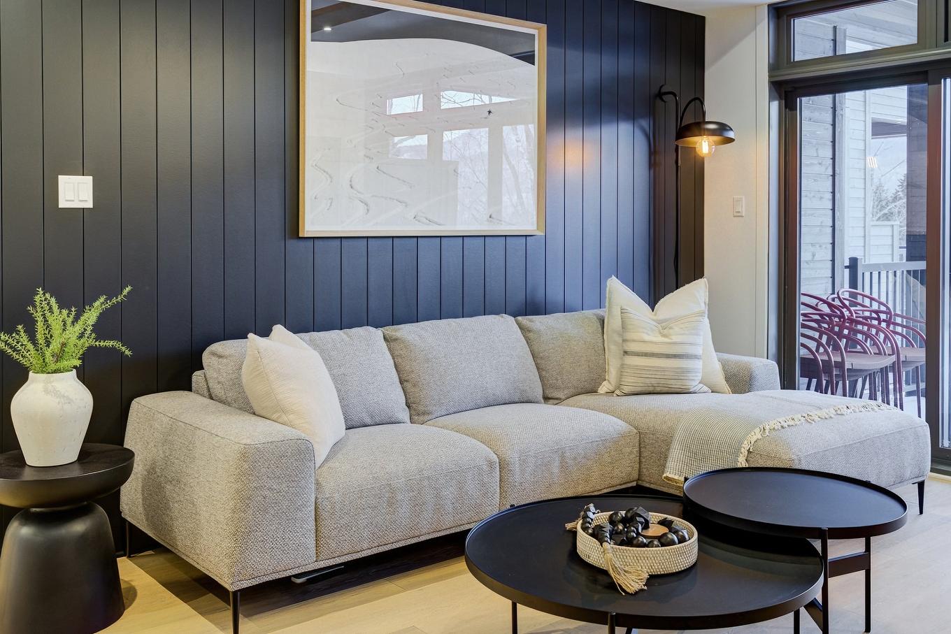 Salon - 104-2020 Allée Du Val-De-Bagnes, Mont-Tremblant, QC - Photo Showing Living Room