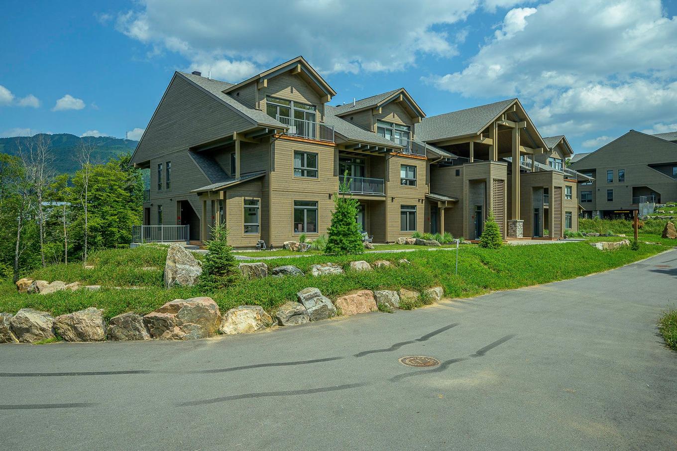 Façade - 104-2020 Allée Du Val-De-Bagnes, Mont-Tremblant, QC - Outdoor With Facade