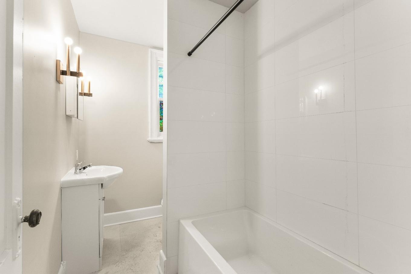 Bathroom - 1-644 Rue Prospect, Sherbrooke (Les Nations), QC - Indoor Photo Showing Bathroom