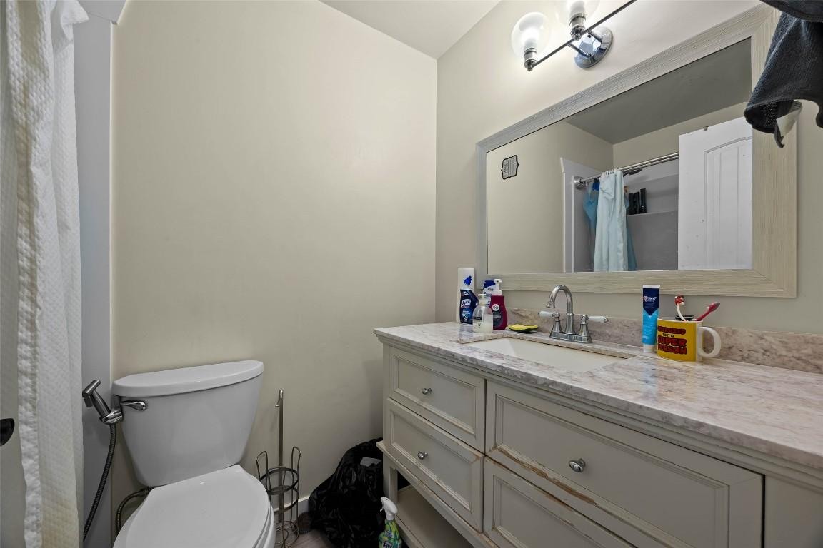 42-1469 Springhill Drive, Kamloops, BC - Indoor Photo Showing Bathroom